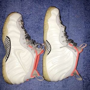 Nike Yeezy foams. Condition-8/10.